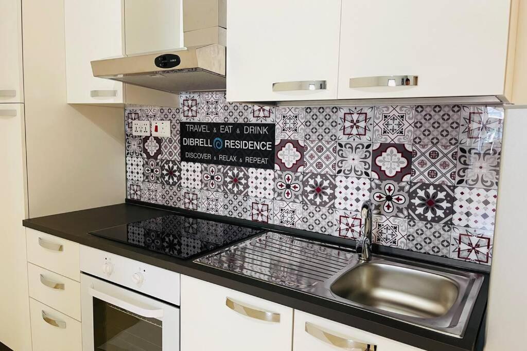 2 Bed Apt In Heart Of St Julians - 5Min From Seafront Saint Julian's 외부 사진